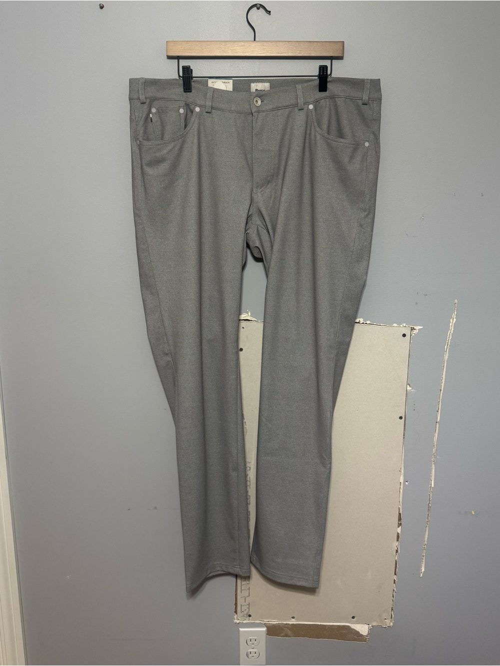 Brax Chuck J Men's Modern Fit Gray Chinos - Tailored Everyday Comfort